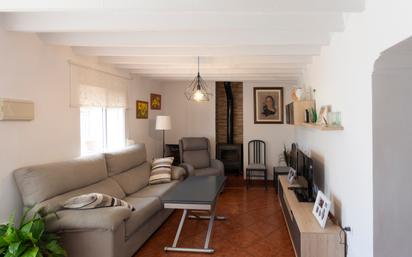 Sala d'estar de Casa o xalet en venda en Viñuela amb Aire condicionat, Terrassa i Balcó