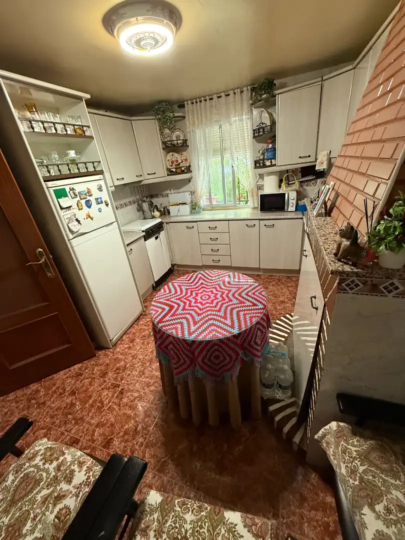 Cuina de Casa o xalet en venda en Alcalá la Real amb Calefacció, Jardí privat i Terrassa