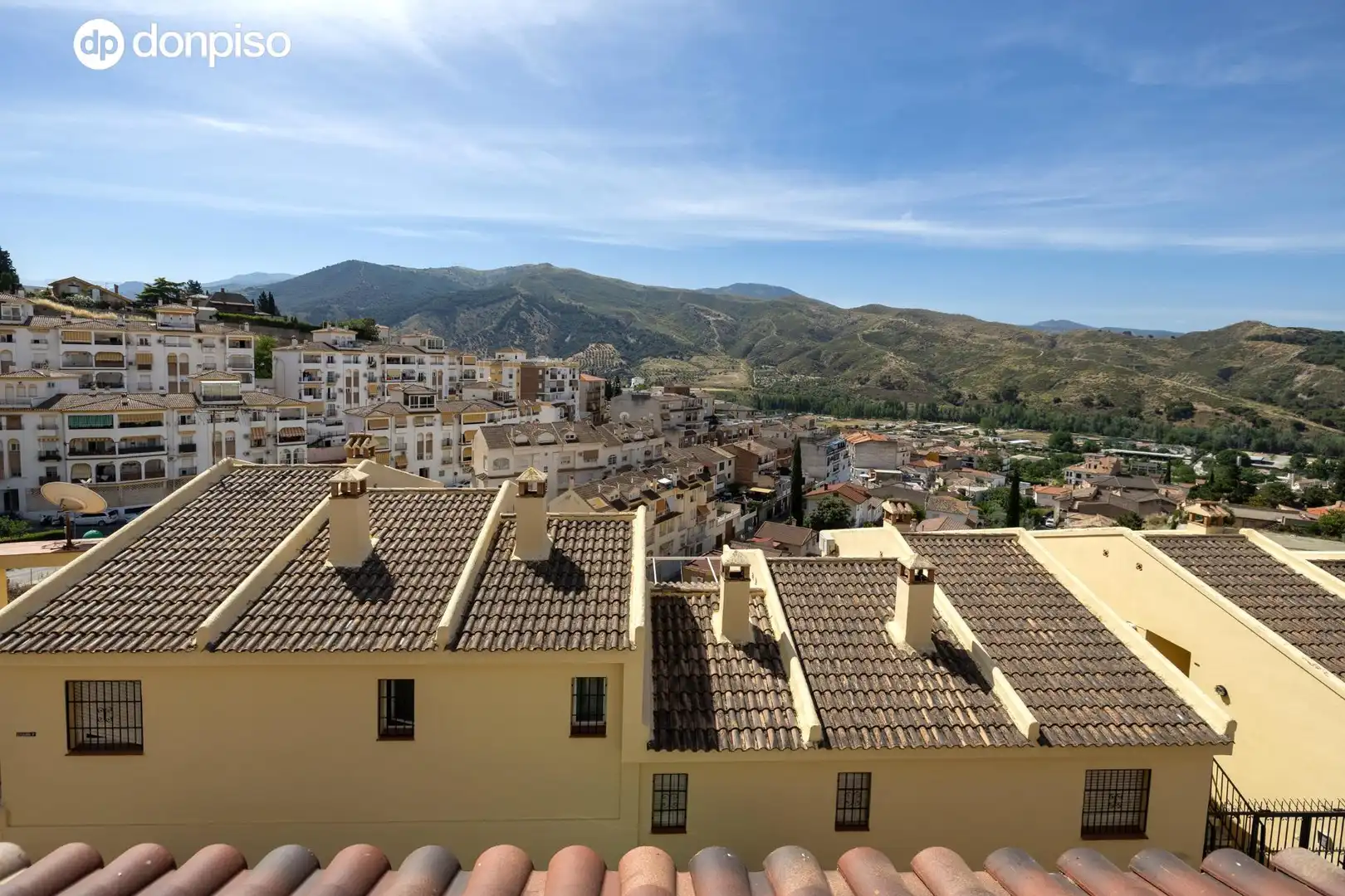 Casa aparellada amb terrassa en venda a MARIA PINET 10, imagen 43