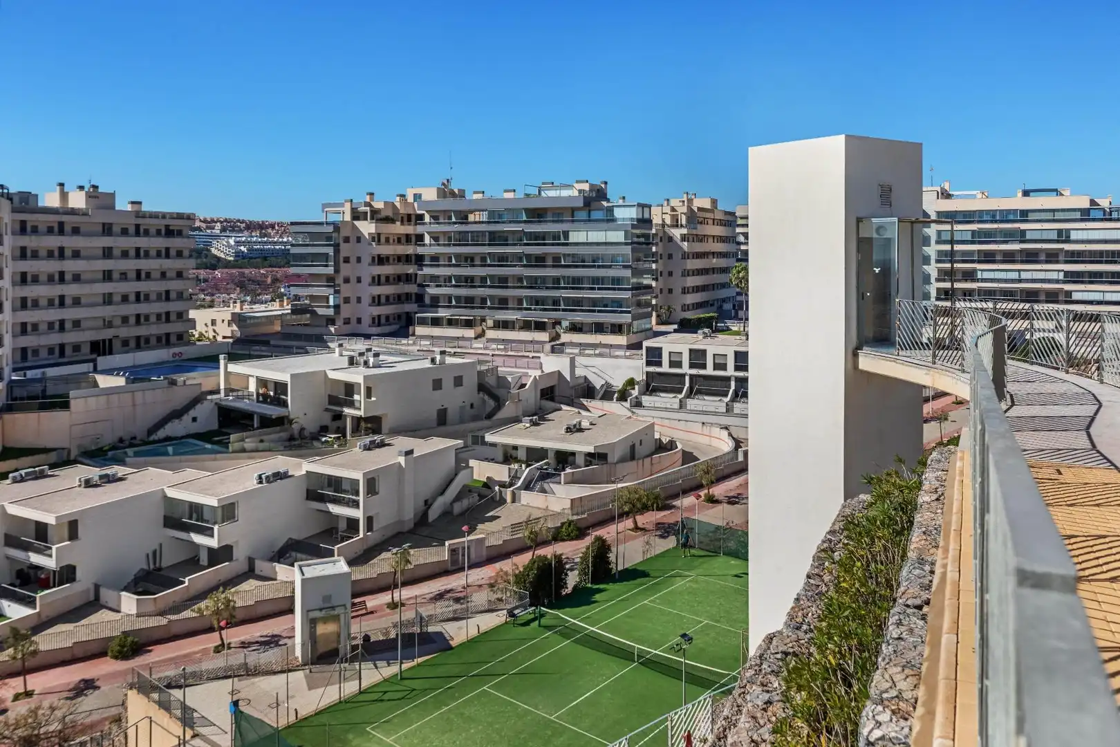 Vista exterior de Apartament en venda en Elche / Elx amb Aire condicionat, Calefacció i Jardí privat
