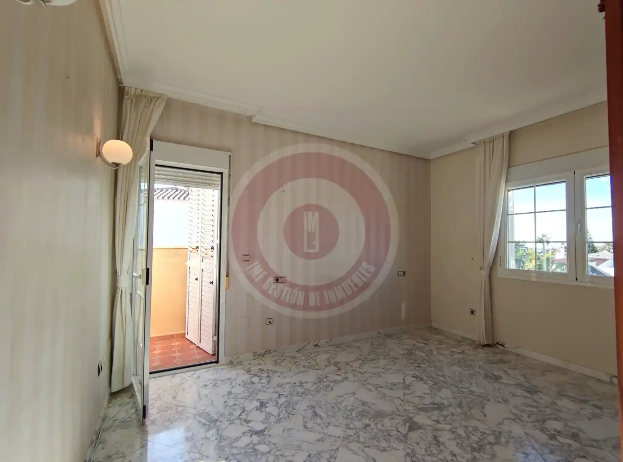 Sala de estar de Casa o chalet en venta en Vélez-Málaga con Aire acondicionado, Jardín privado y Terraza