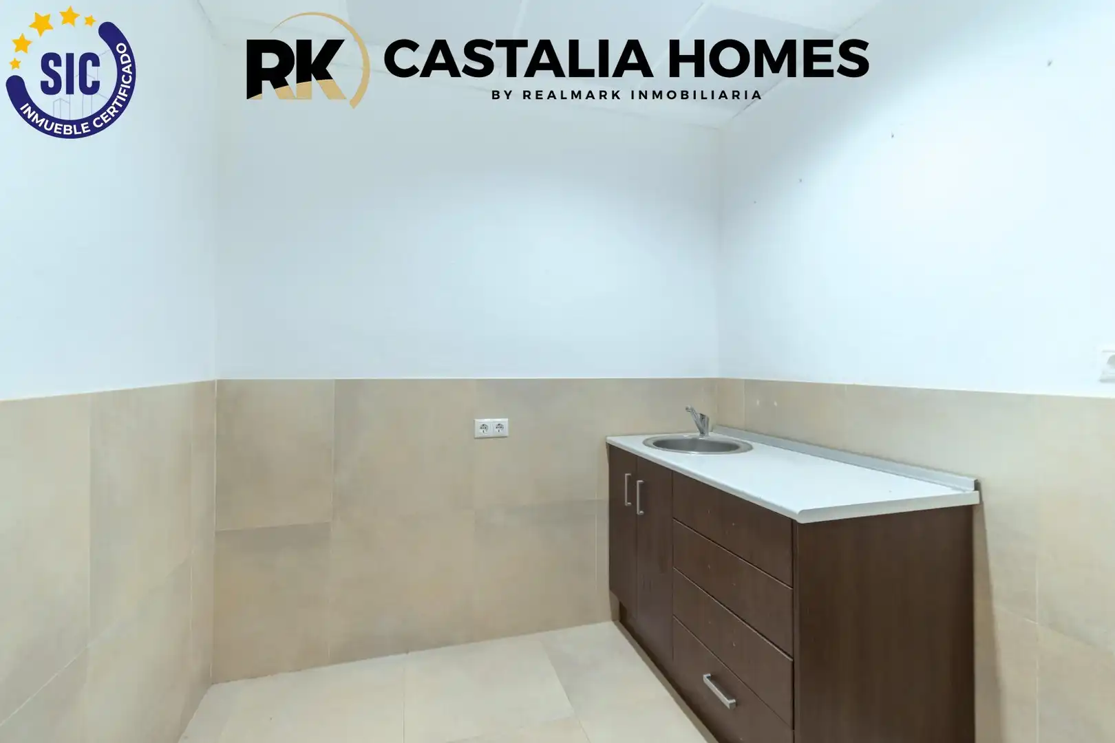 Habitación de Local en venta en Castellón de la Plana / Castelló de la Plana con Aire acondicionado y Calefacción