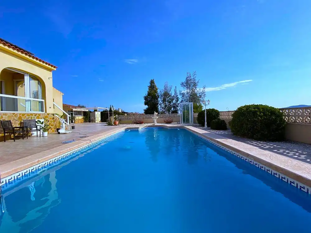 Piscina de Casa o chalet en venta en El Pinós / Pinoso