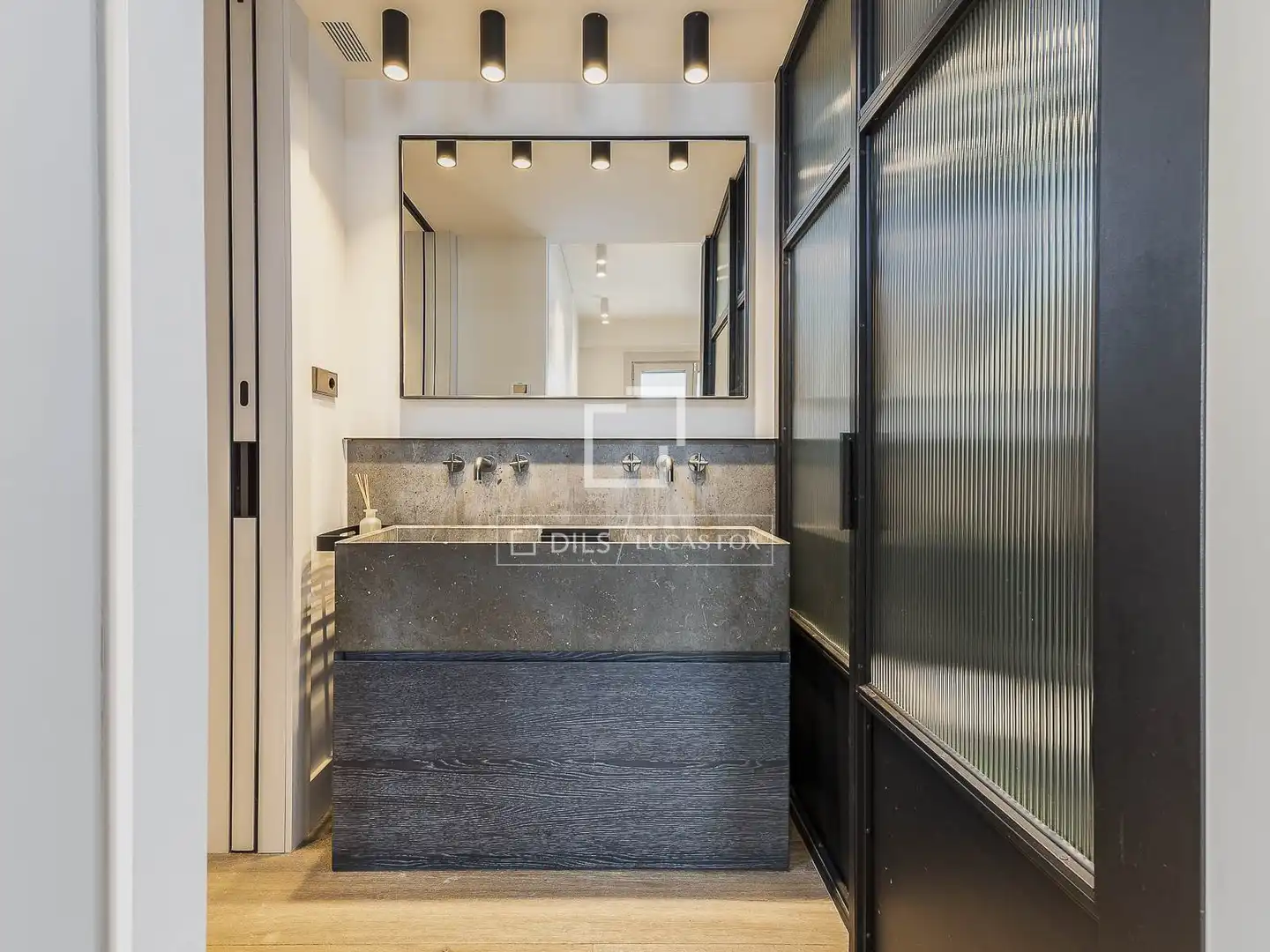 Baño de Piso en venta en Barcelona con Aire acondicionado, Calefacción y Terraza