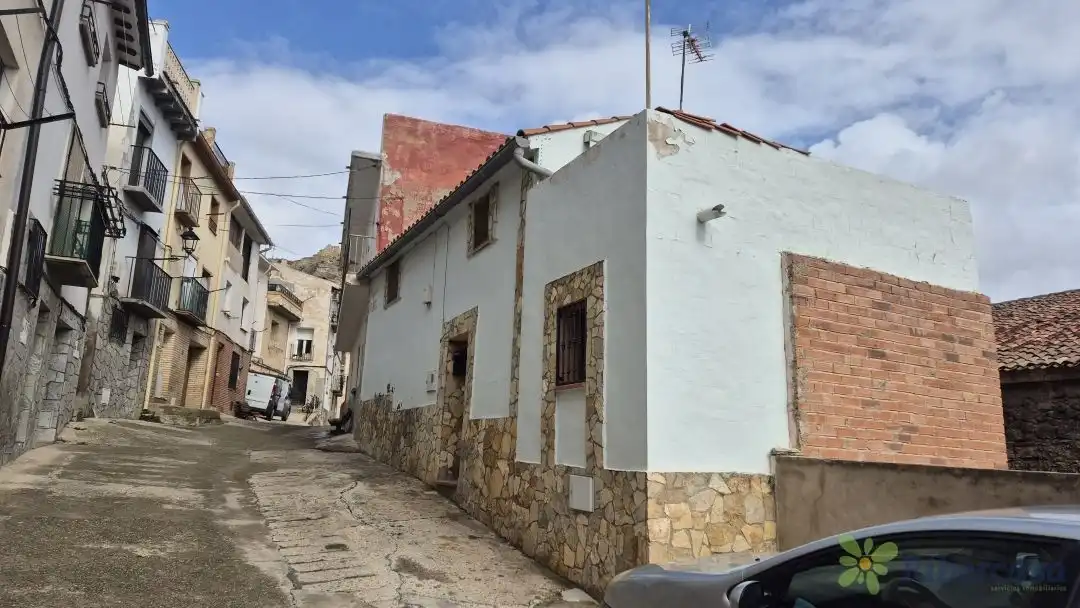 Casa con terraza en venta en Cervera del Río Alhama, imagen 3