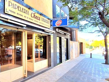 Local comercial de lloguer a Avenida PINTOR XAVIER SOLER