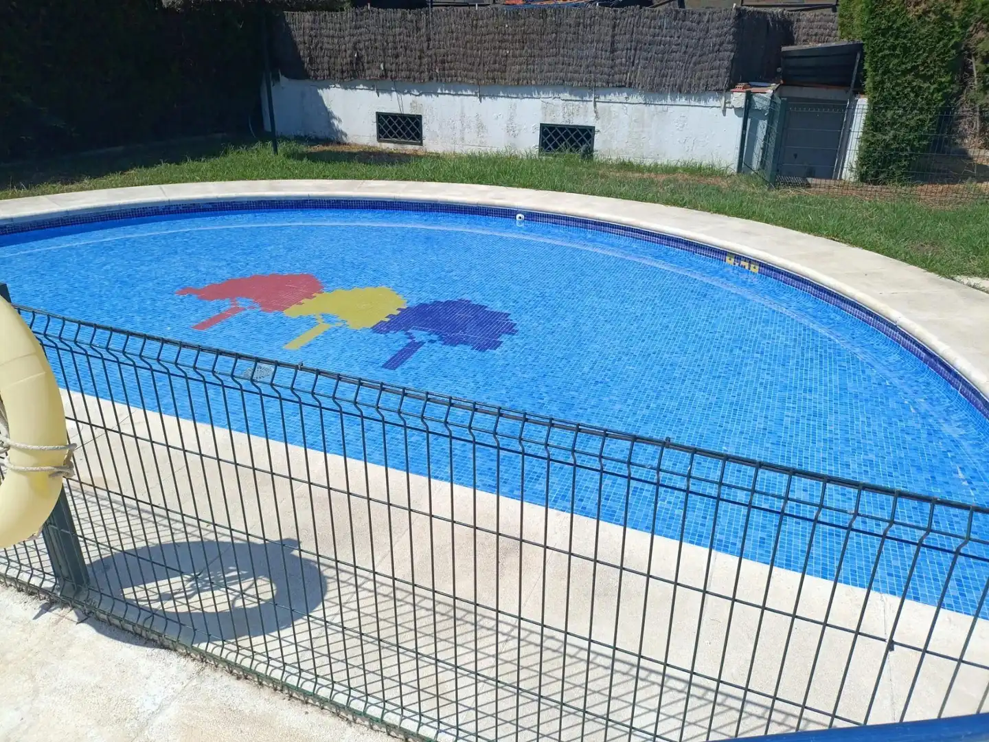 Piscina de Casa adosada en venda en Sevilla amb Aire condicionat, Terrassa i Piscina comunitària
