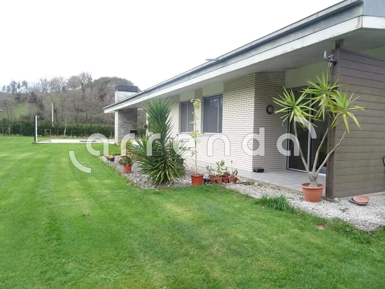 Jardí de Casa o xalet de lloguer en Piélagos amb Jardí privat, Piscina i Moblat