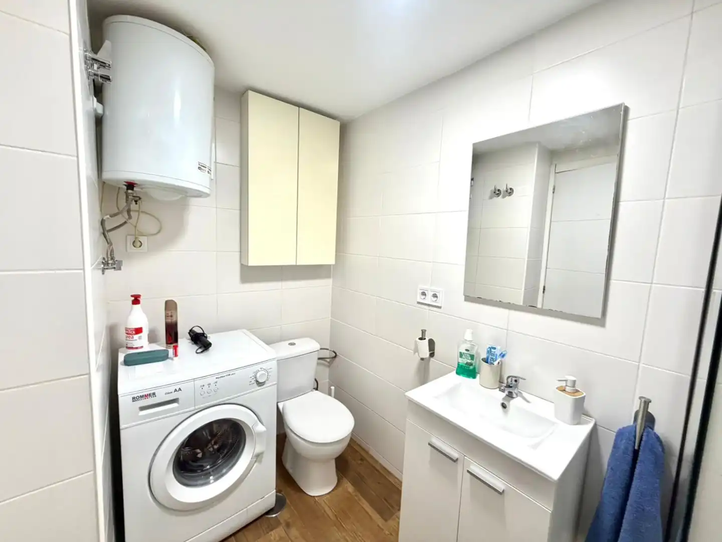 Bathroom of Apartments for sale in Torremolinos