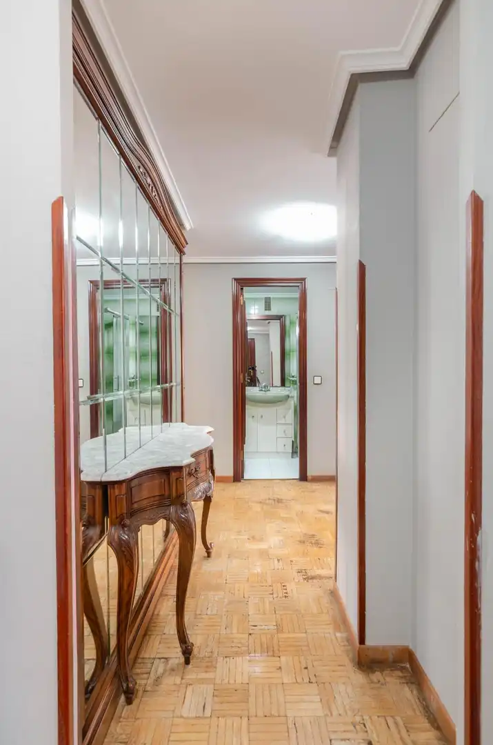 Apartament en venda en Oviedo  amb Calefacció, Terrassa i Balcó