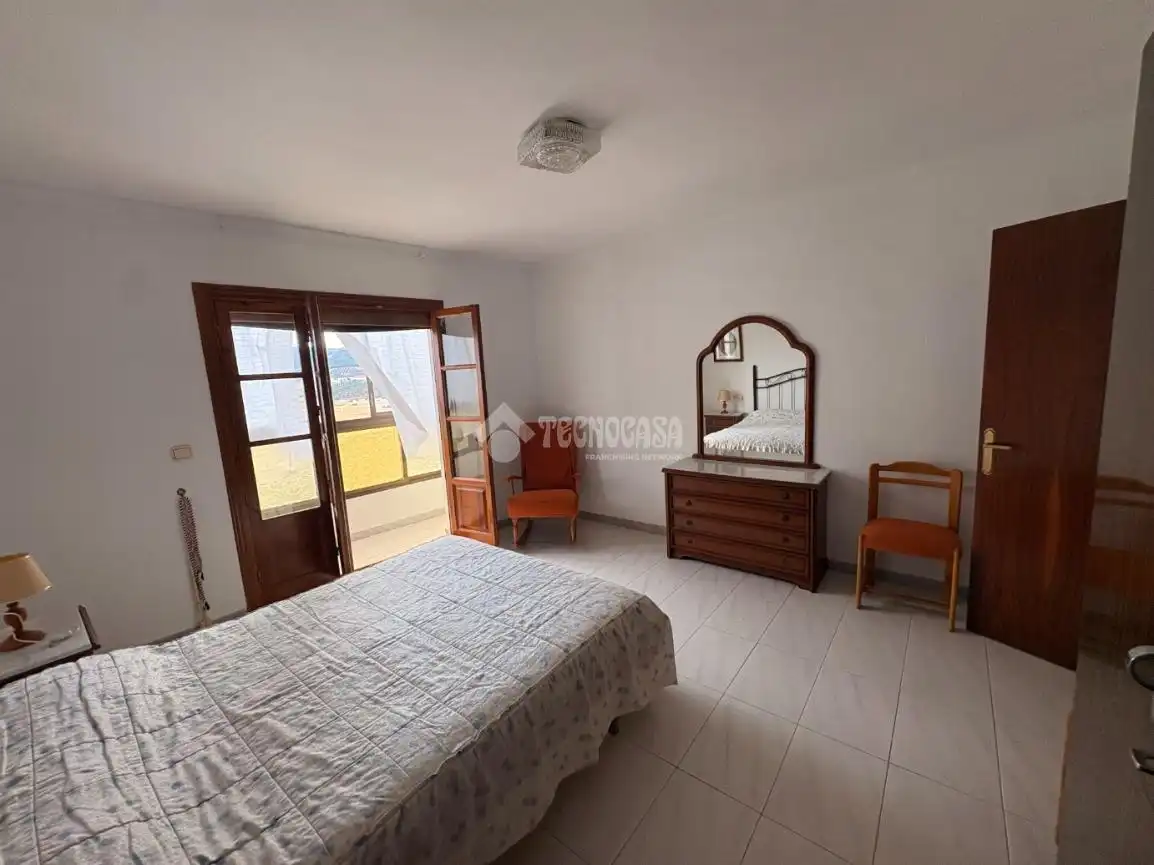 Habitación de Casa adosada en venta en Ardales con Amueblado y Balcón