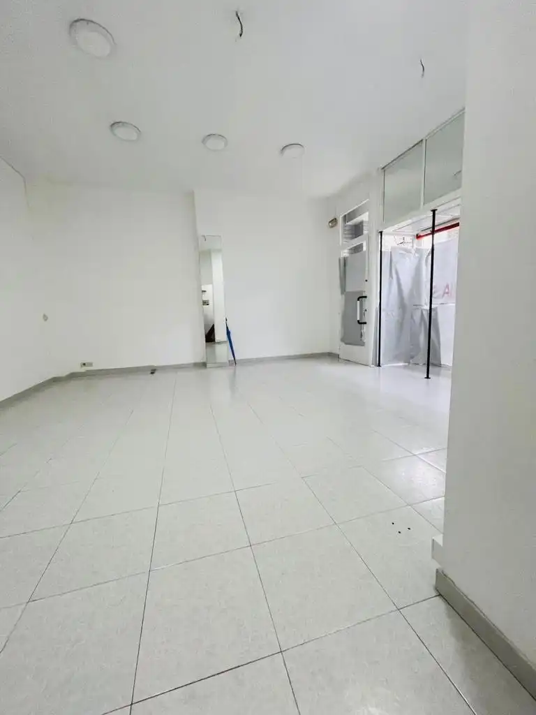 Local comercial en alquiler en Calle perez galdos, imagen 5