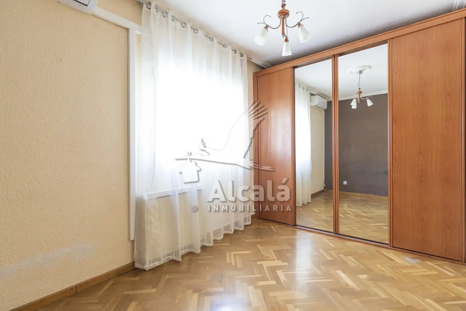 Habitación de Piso en venta en Alcalá de Henares con Aire acondicionado, Calefacción y Parquet