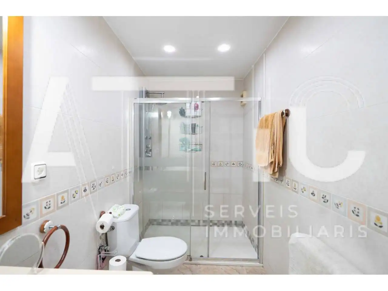 Baño de Apartamento en venta en Sabadell con Aire acondicionado, Calefacción y Trastero