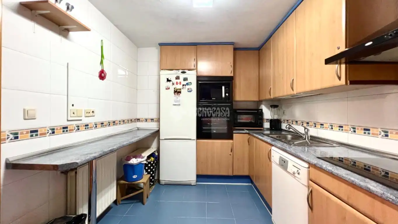 Kitchen of Flat for sale in Madrid  with Air Conditioner, Heating and Parquet flooring