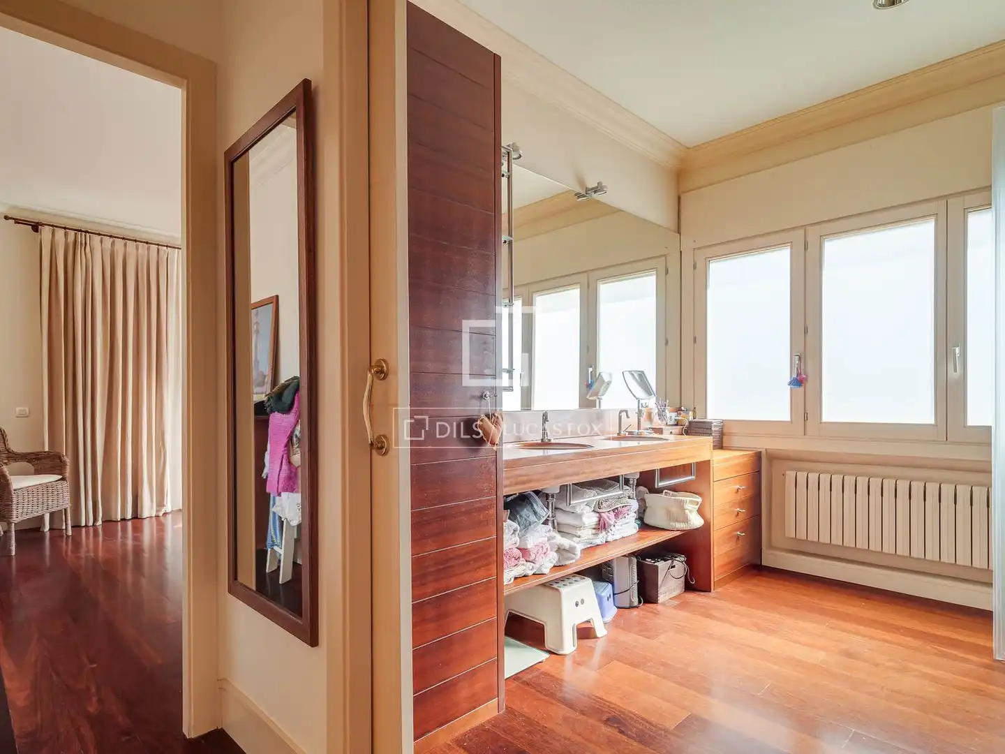 Schlafzimmer von Wohnung zum Verkauf in Barcelona mit Klimaanlage, Heizung und Privatgarten