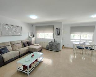 Sala d'estar de Casa adosada en venda en Turís amb Calefacció, Terrassa i Balcó