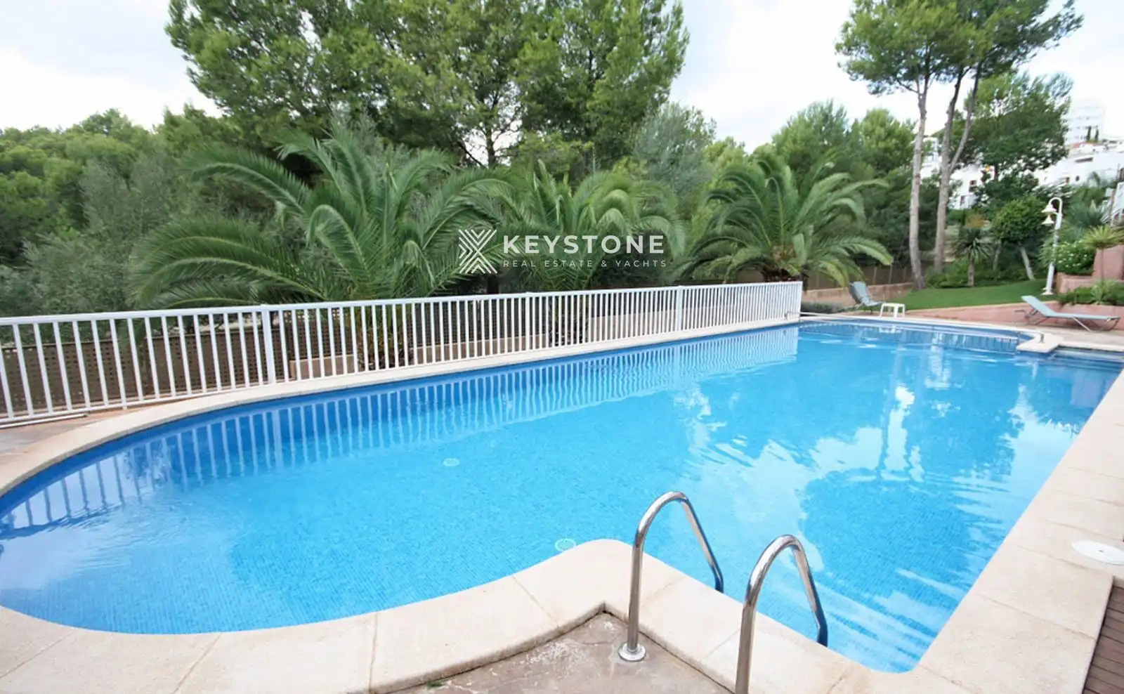 Schwimmbecken von Maisonette zur Miete in  Palma de Mallorca mit Klimaanlage, Terrasse und Schwimmbad