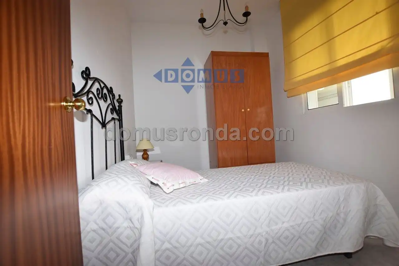 Habitación de Piso en venta en Ronda con Trastero, Amueblado y Lavadora