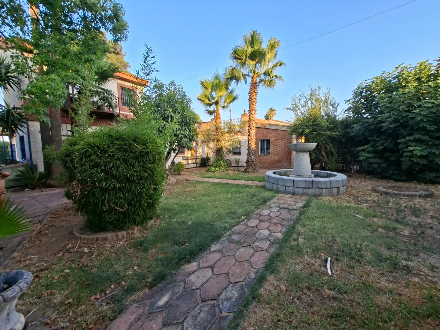 Garden of Houses for sale in Espartinas  with Air Conditioner, Heating and Private garden