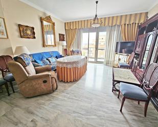 Sala d'estar de Àtic en venda en  Sevilla Capital amb Aire condicionat i Terrassa