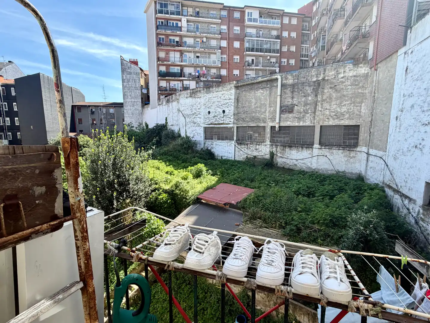 Vista exterior de Pis en venda en Bilbao  amb Calefacció, Parquet i Moblat