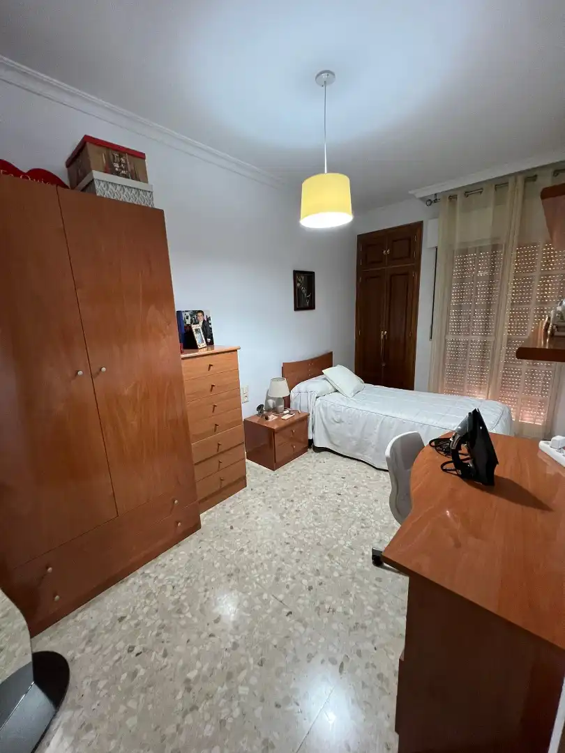 Schlafzimmer von Einfamilien-Reihenhaus zum Verkauf in La Rinconada mit Klimaanlage, Abstellraum und Balkon
