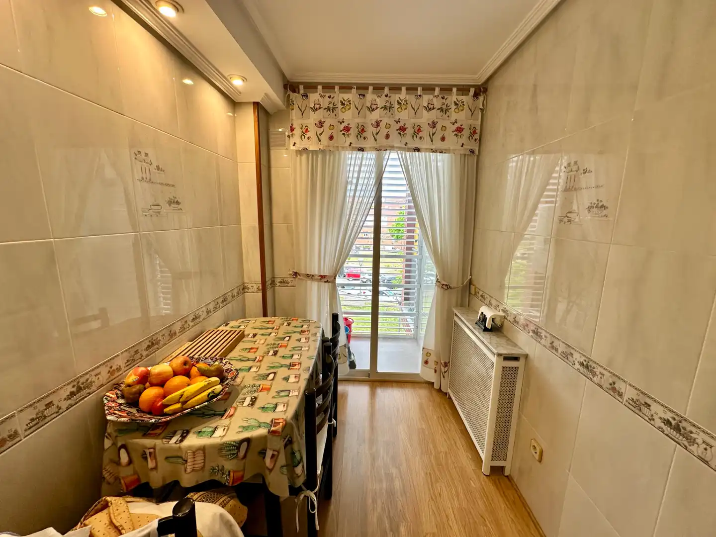 Kitchen of Flat for sale in Girona  with Heating, Furnished and Balcony