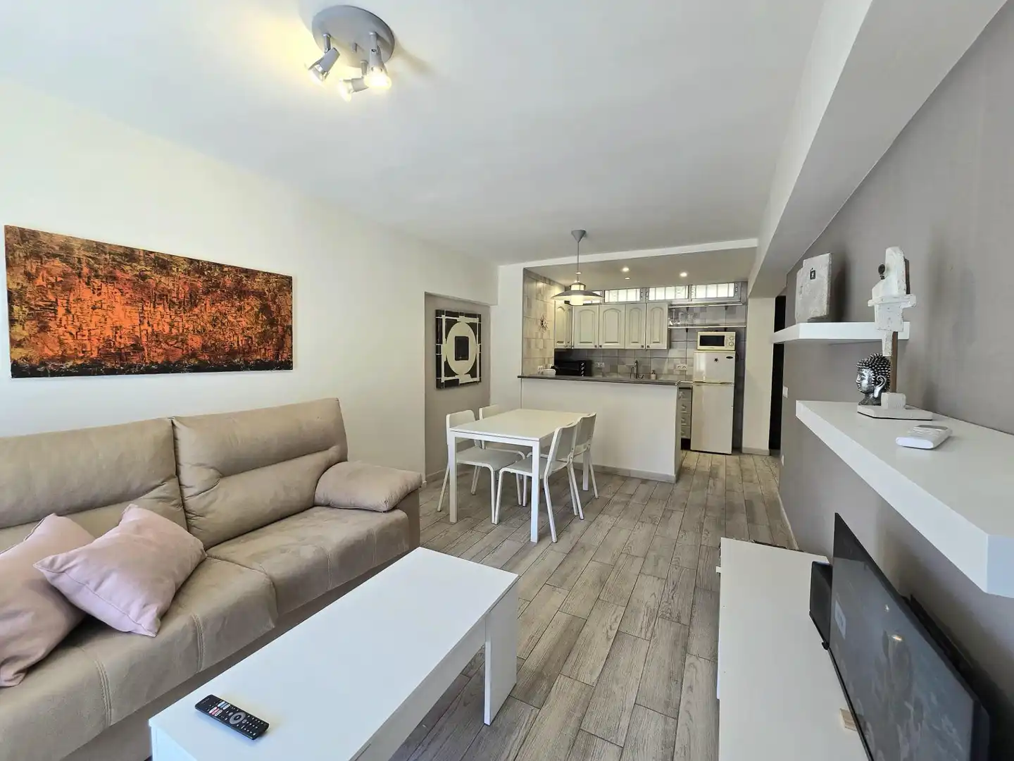 Wohnzimmer von Wohnung zum Verkauf in Benalmádena mit Privatgarten, Möbliert und Gemeinschaftspool