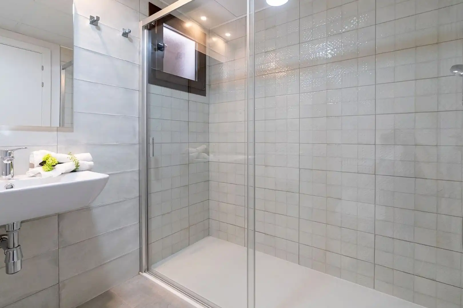 Badezimmer von Dachboden zum Verkauf in Pulpí mit Klimaanlage, Heizung und Privatgarten