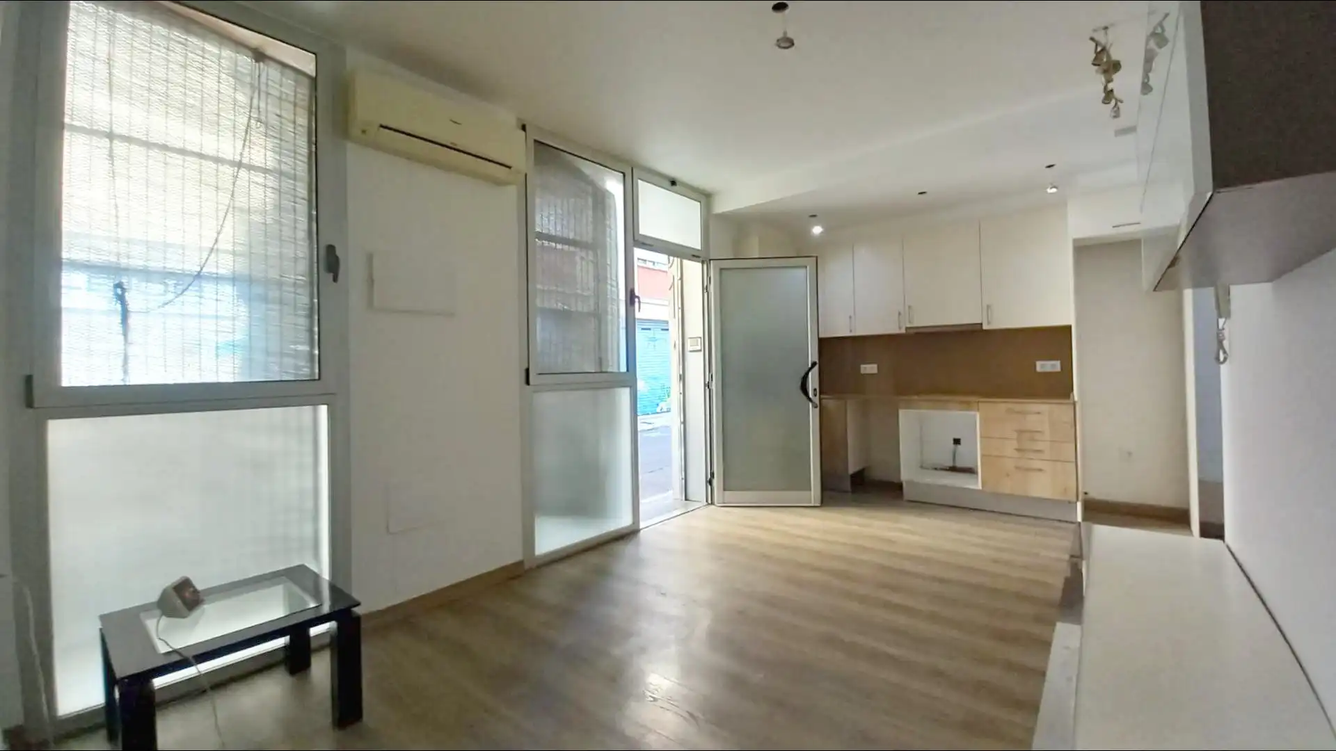 Ground floor for sale in Vilanova i la Geltrú  with Air Conditioner and Alarm