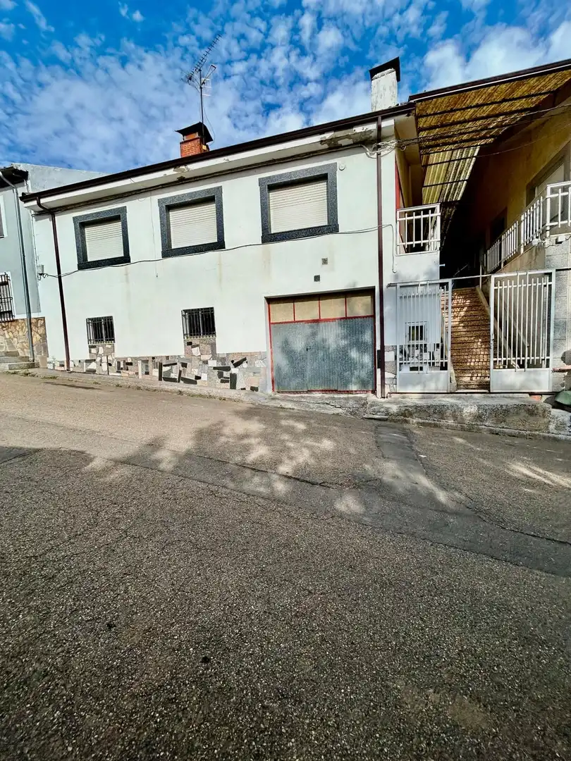 Exterior view of Country homes for sale in Cebrones del Río
