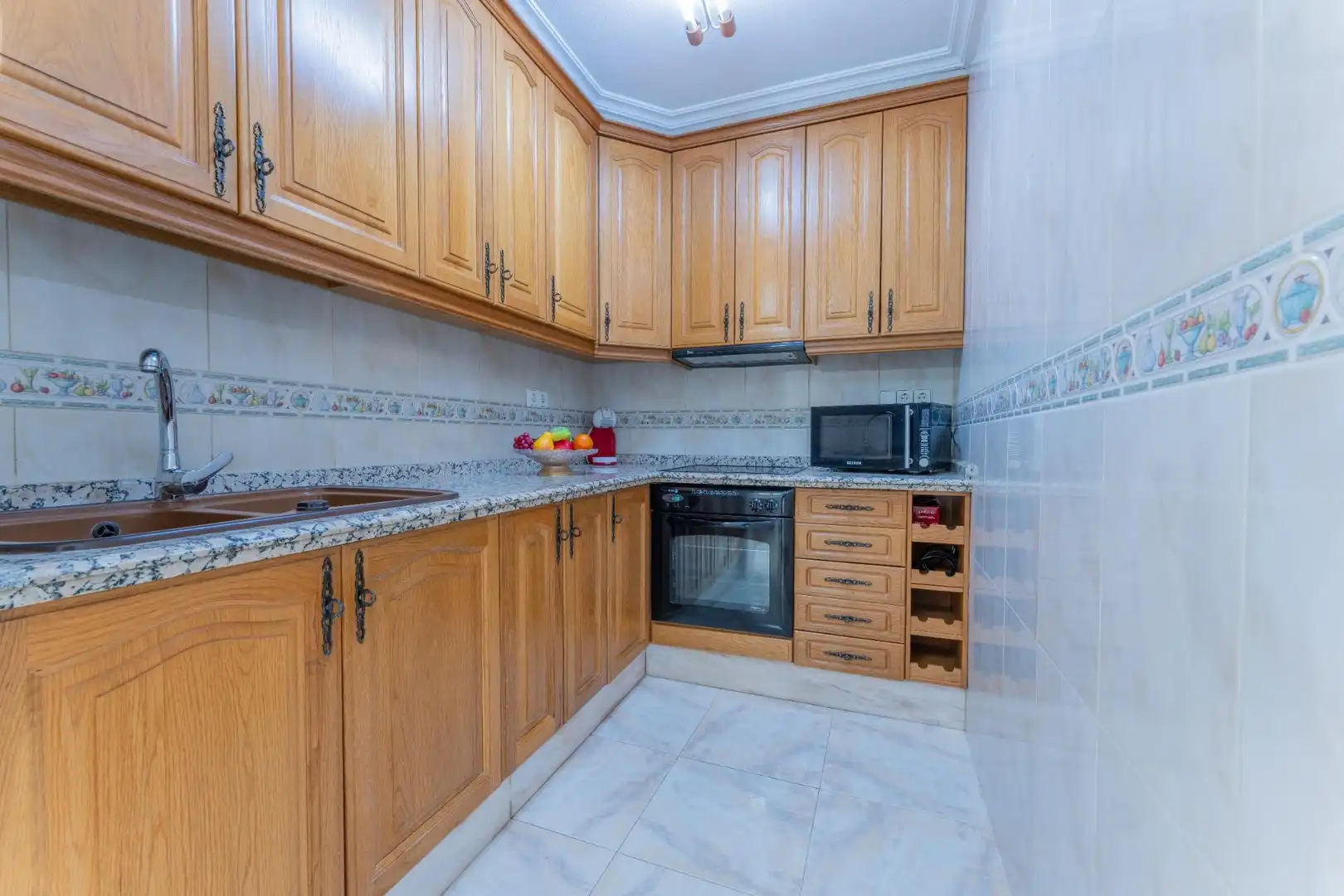 Cocina de Piso en venta en Elche / Elx con Aire acondicionado, Amueblado y Balcón