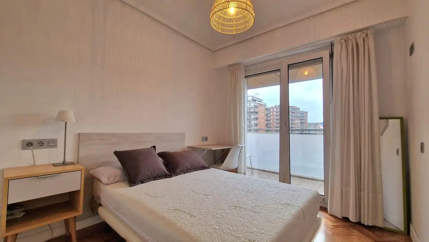 Habitación de Piso de alquiler en Donostia - San Sebastián  con Terraza y Balcón