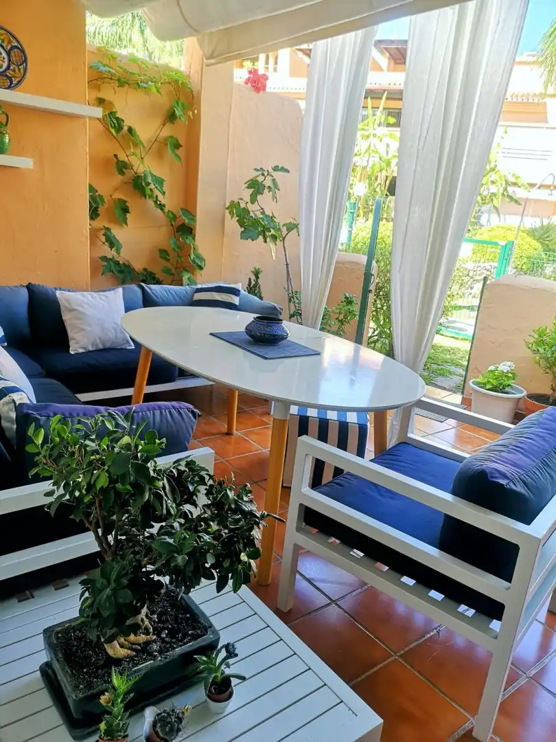 Terraza de Casa adosada de alquiler en Marbella con Aire acondicionado, Jardín privado y Terraza