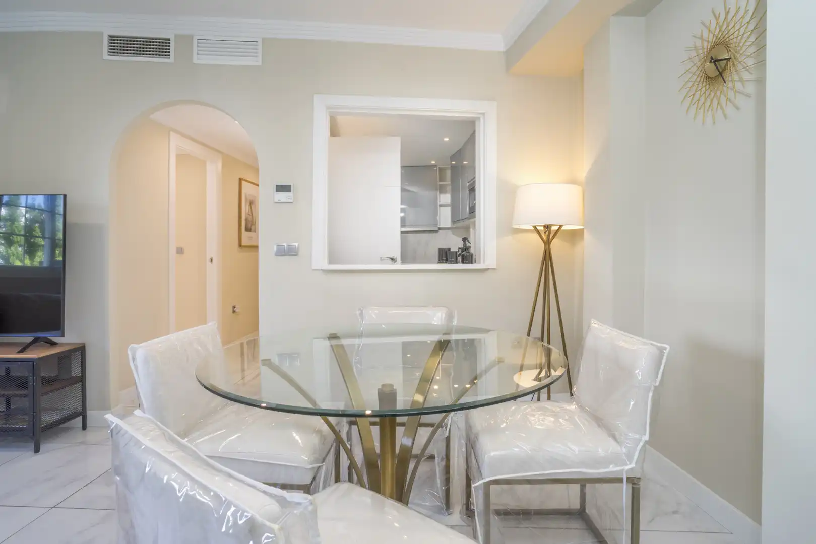 Comedor de Planta baja en venta en Marbella con Aire acondicionado, Terraza y Piscina