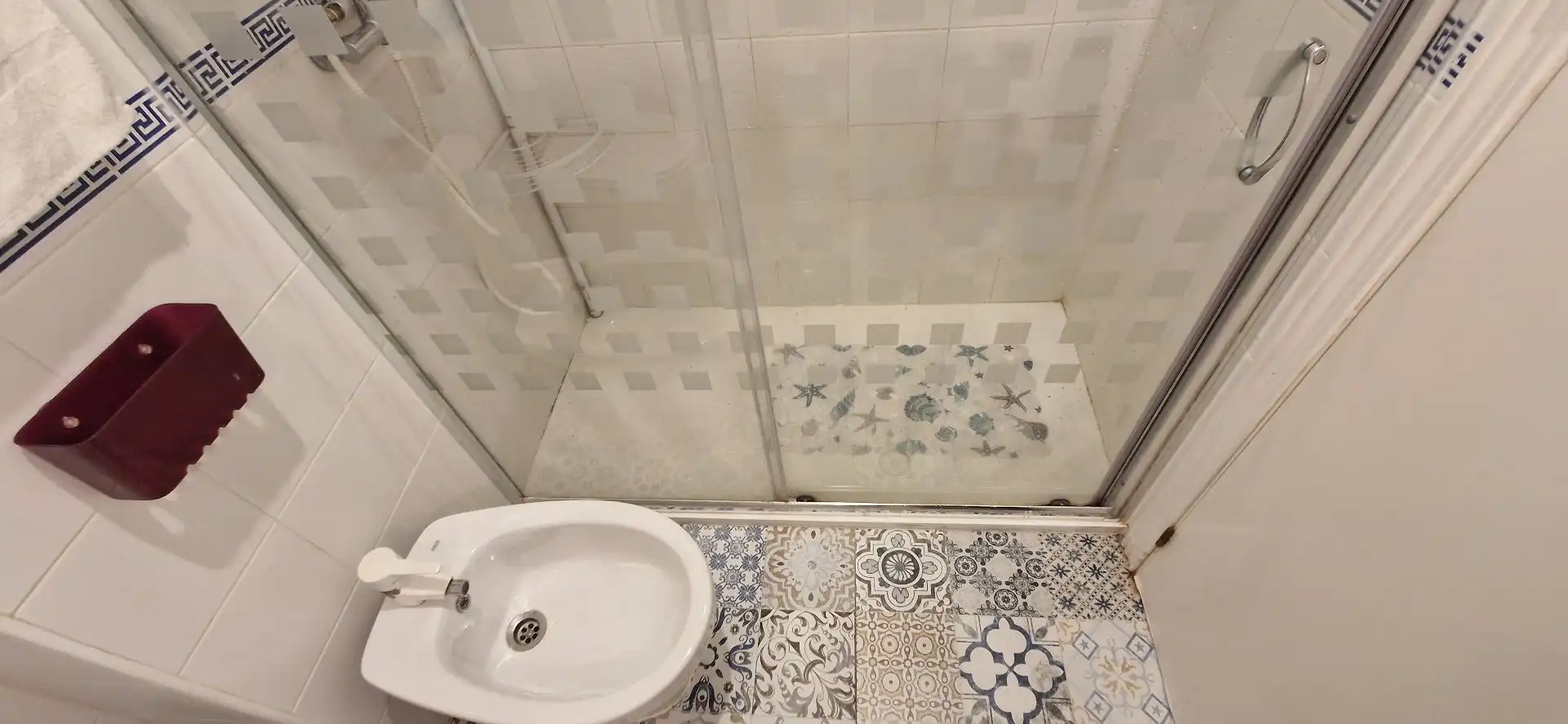 Bany de Apartament de lloguer en El Portil amb Moblat i Piscina comunitària