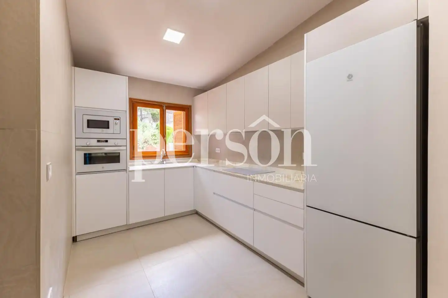 Kitchen of Houses for rent in Chiva  with Air Conditioner, Private garden and Terrace