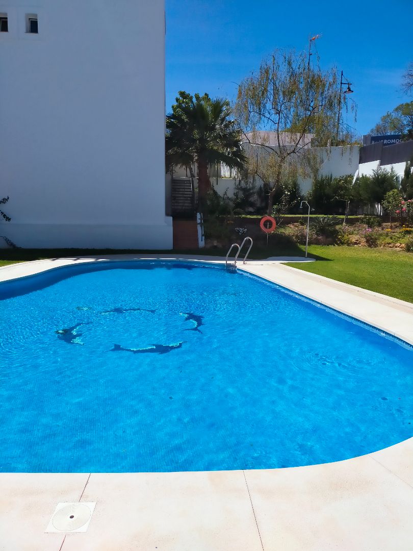 Piscina de Casa adosada en venda en Fuengirola amb Terrassa, Moblat i Forn