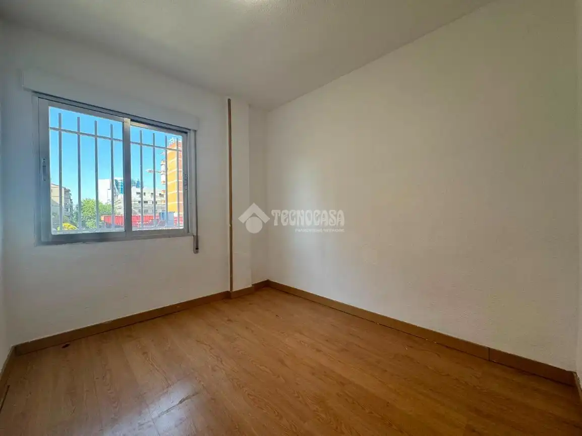 Habitación de Piso en venta en Madrid con Terraza y Balcón