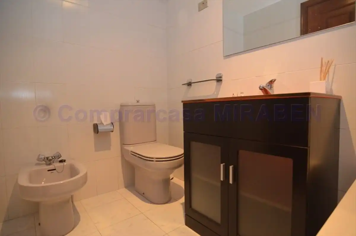 Bathroom of Flat for rent in Boiro, A Coruña