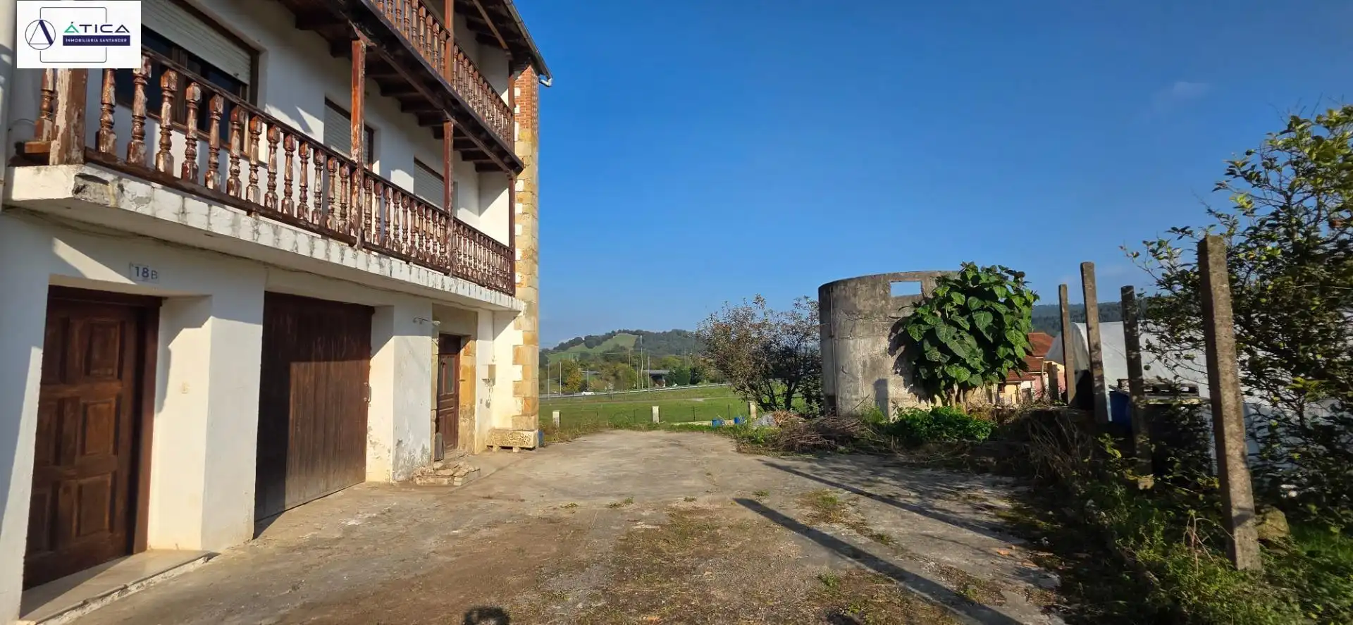 Vista exterior de Finca rústica en venta en Bárcena de Cicero con Jardín privado y Amueblado