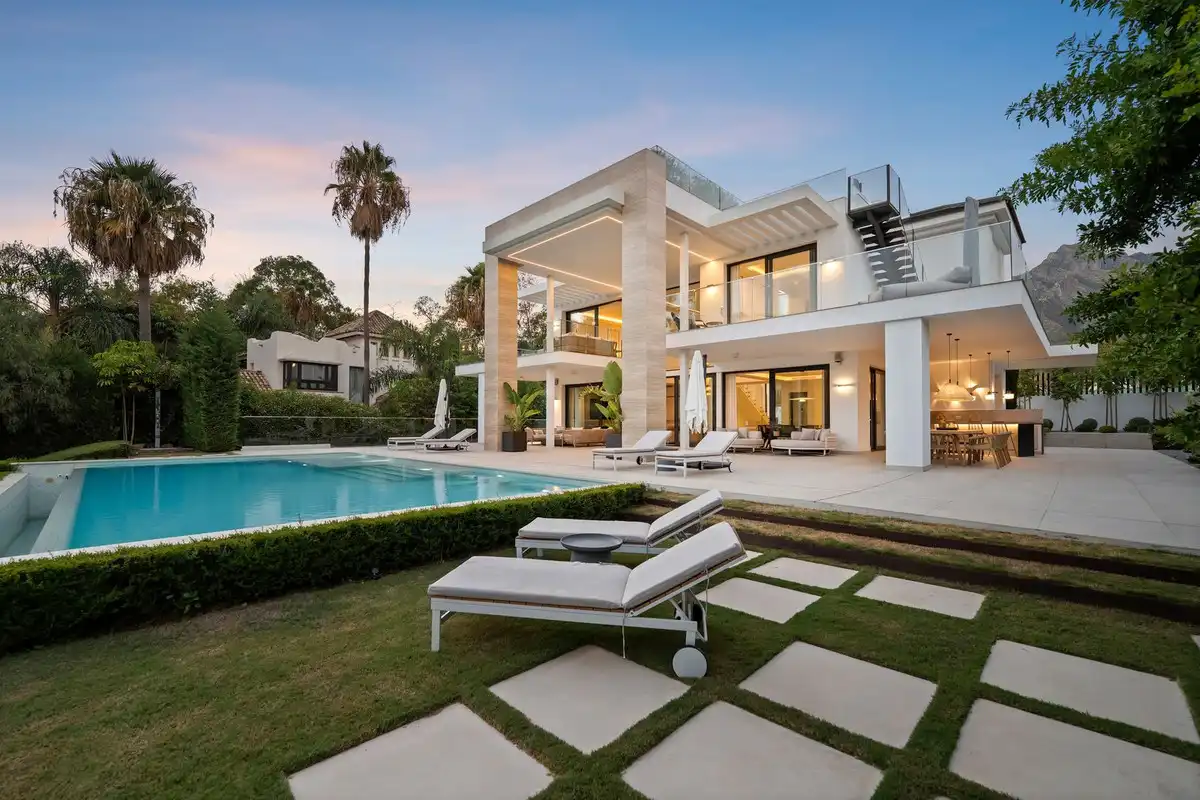 Terrassa de Casa o xalet en venda en Marbella amb Aire condicionat, Jardí privat i Terrassa
