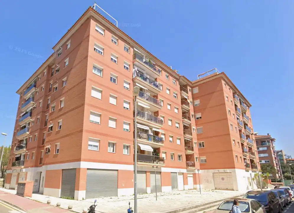Piso con terraza en venta en Carrer Ciutat de la Paz 12, imagen 2