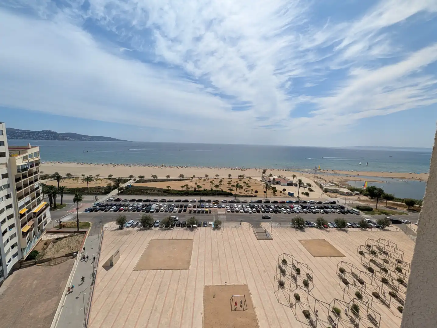 Aparcament de Apartament en venda en Empuriabrava amb Aire condicionat, Moblat i Forn