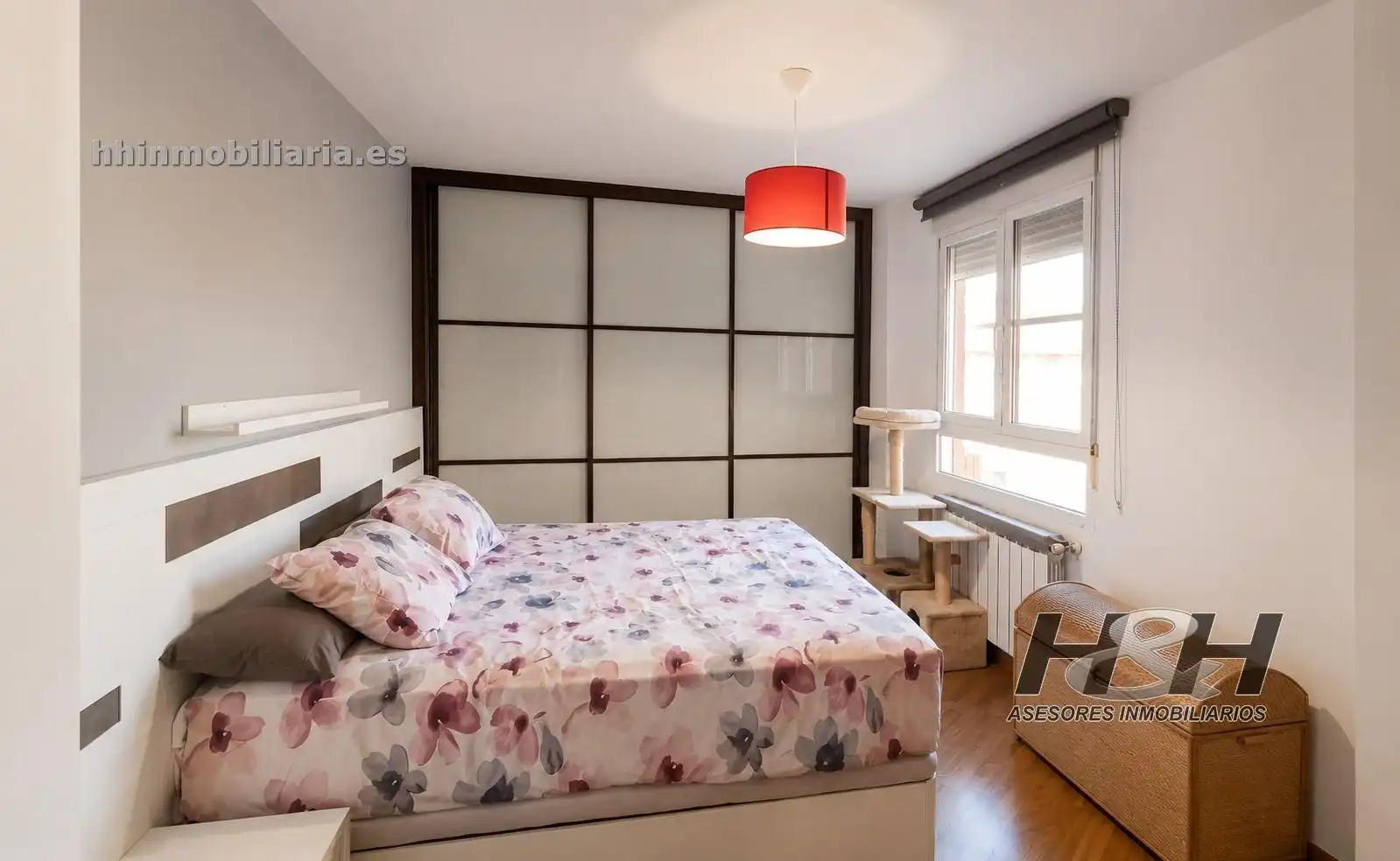 Habitación de Ático en venta en Burjassot con Aire acondicionado, Calefacción y Balcón