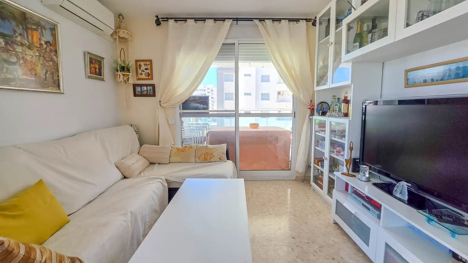 Sala d'estar de Pis en venda en Gandia amb Aire condicionat, Calefacció i Jardí privat