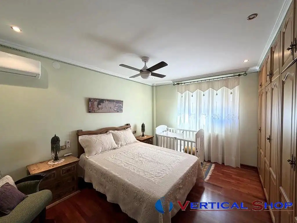 Dormitori de Casa o xalet en venda en Yecla amb Aire condicionat i Calefacció