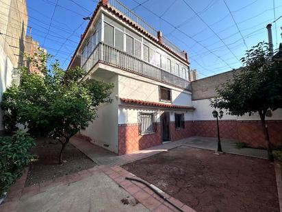 Vista exterior de Casa o xalet en venda en Almazora / Almassora amb Jardí privat i Terrassa