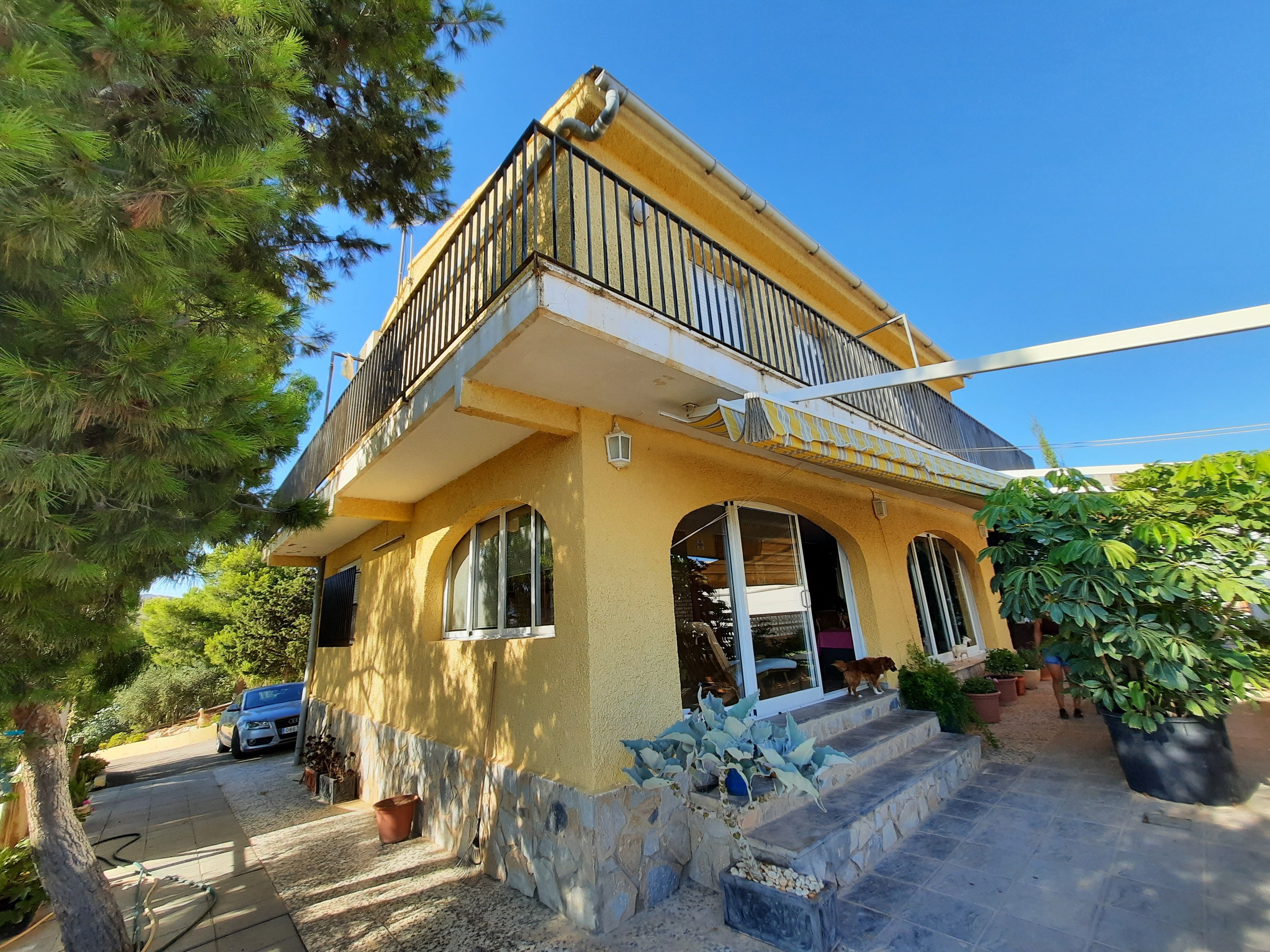 Vista exterior de Casa o xalet en venda en San Vicente del Raspeig / Sant Vicent del Raspeig amb Jardí privat, Terrassa i Traster